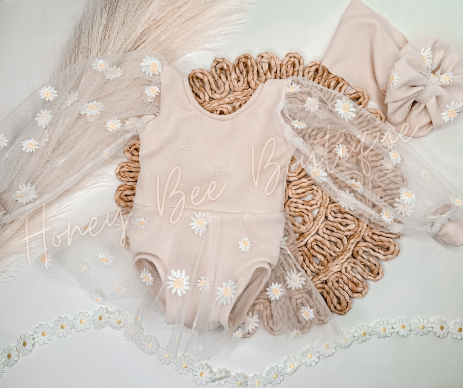 Daisy Mesh Skirted Leo with Poofy Sleeves